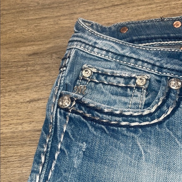 🦋Miss Me Women’s Jeans - Picture 5 of 10